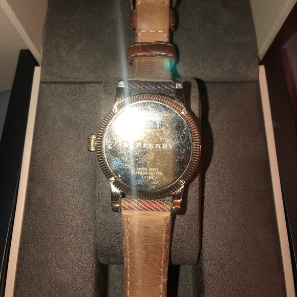 Authentic BURBERRY WOMENS WATCH - Picture 8 of 8